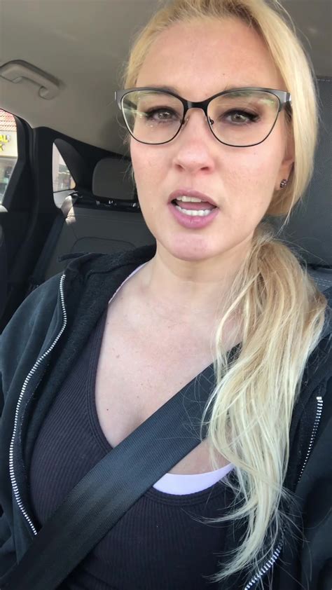 @thejuliarobbie .